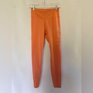 NEW WITH TAGS Nike dry fit peach leggings